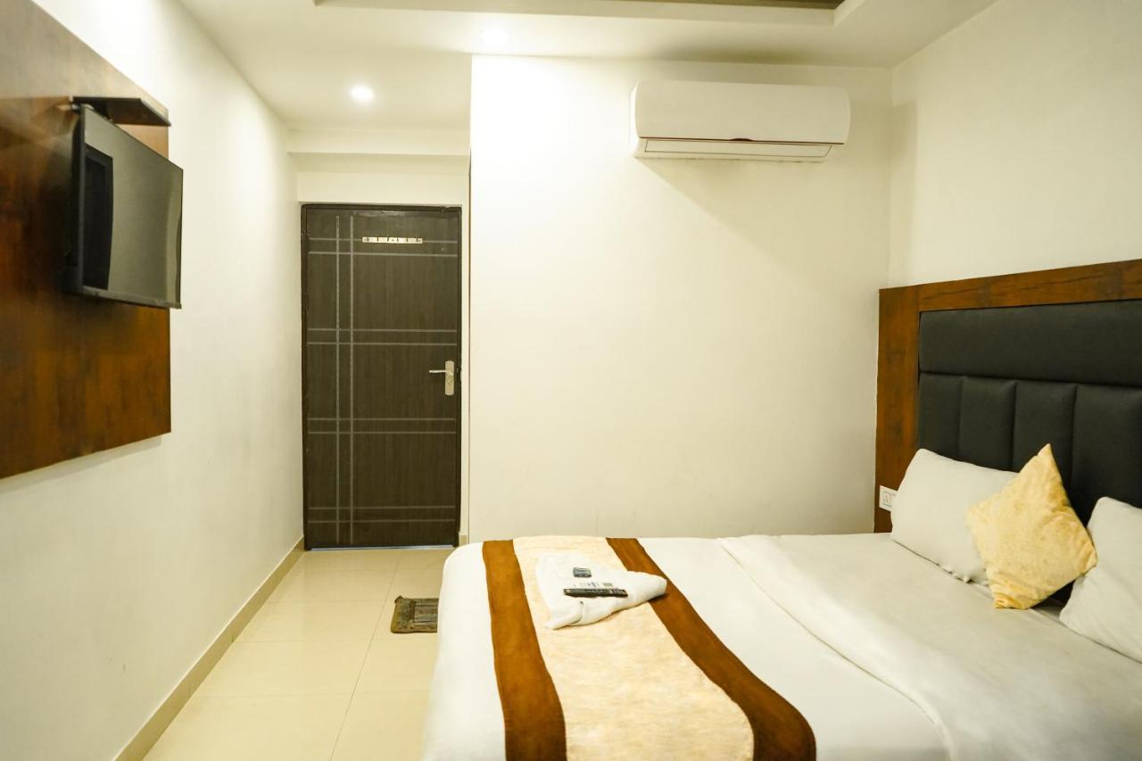 Hotel O Tez Plaza ニューデリー エクステリア 写真